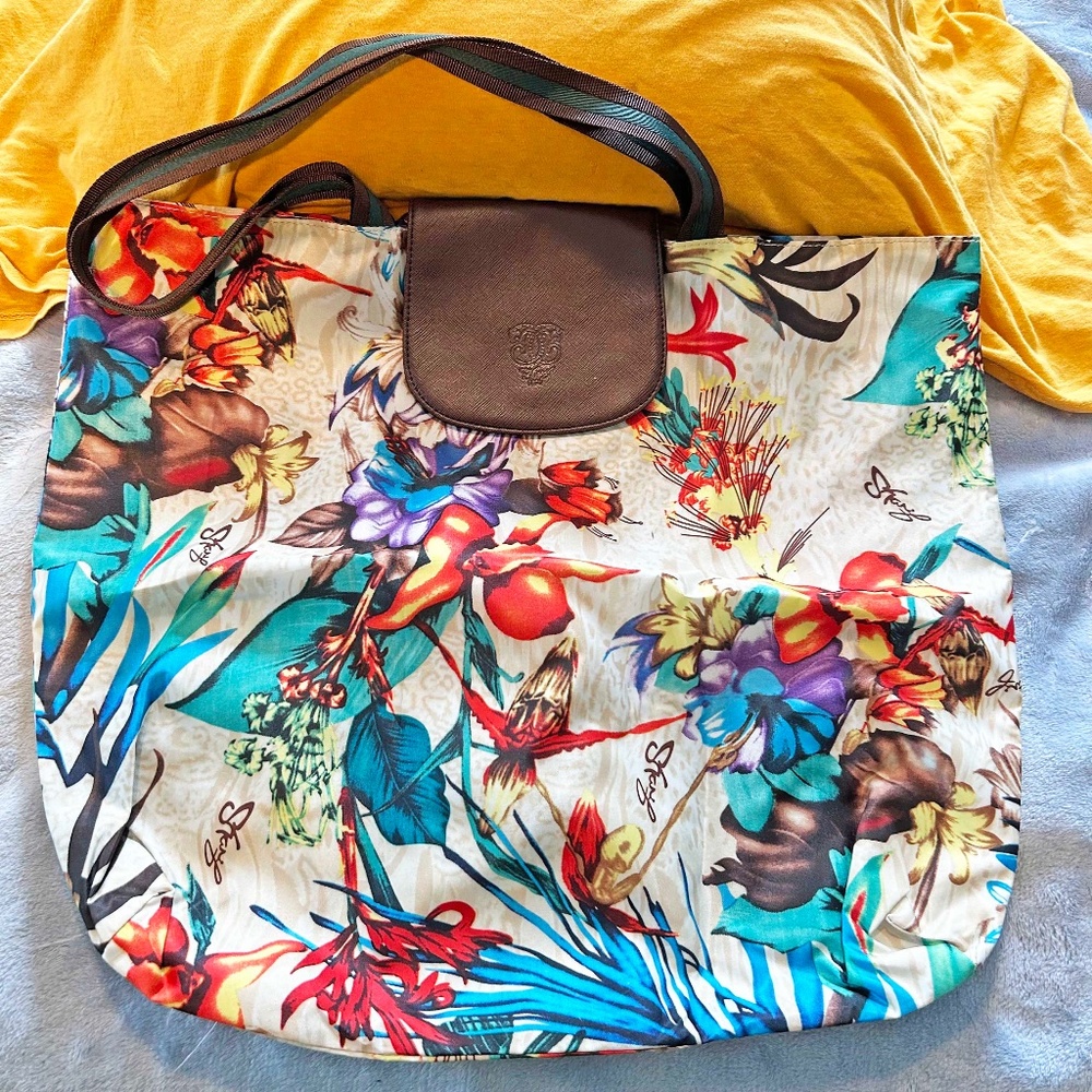 TOTE BAG, FOLDS INTO POUCH, LARGE, DOUBLED NYLON, WATER RESISTANT, NO LINING,